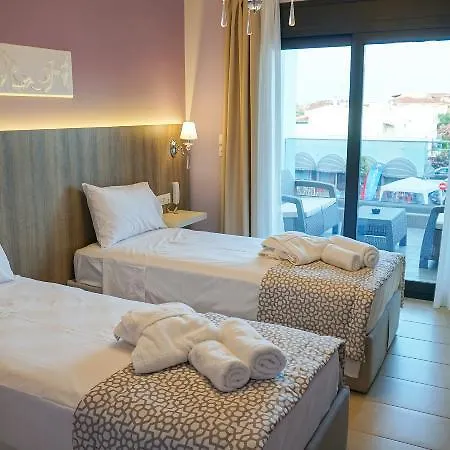 Agnes Deluxe Hotel 3*